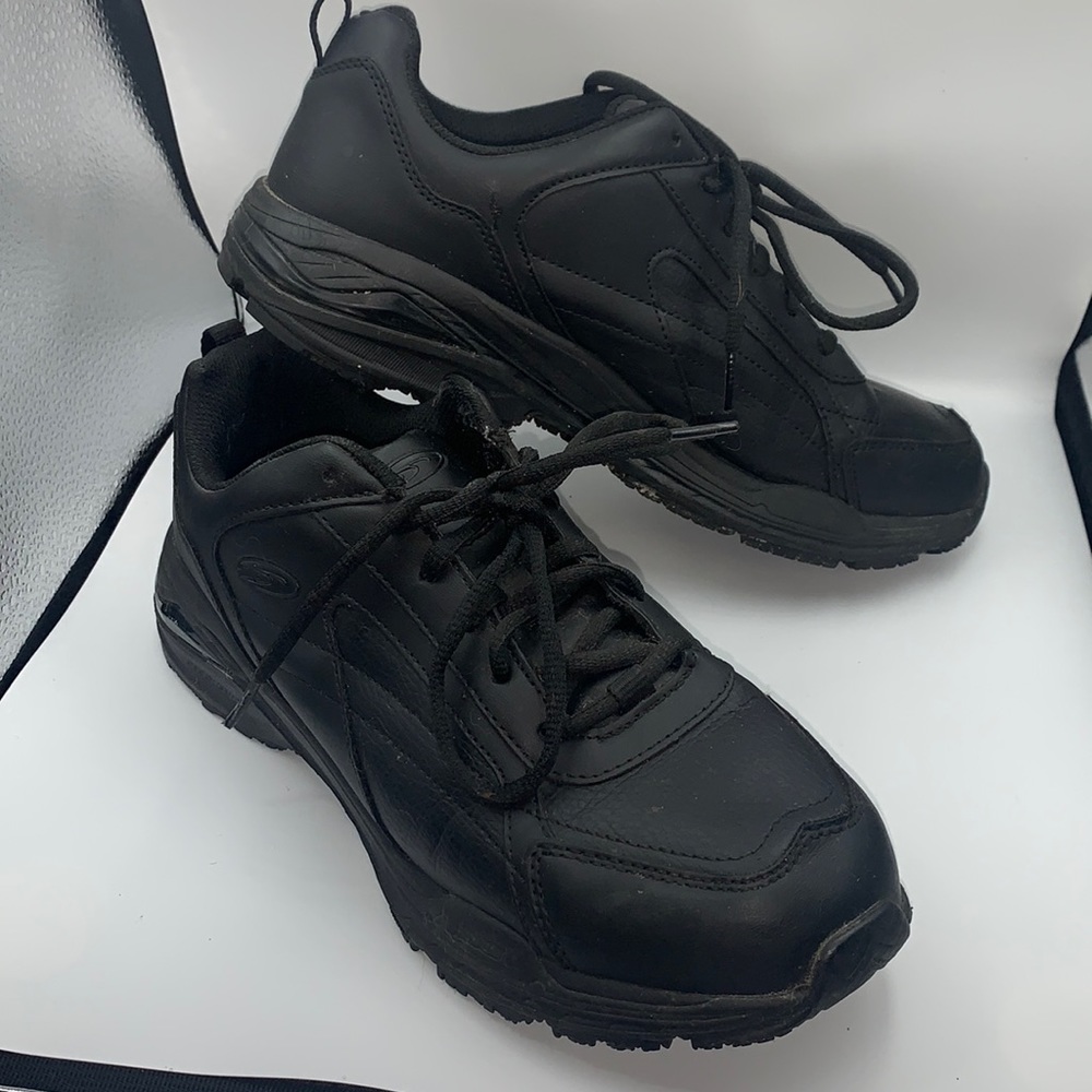 Slip resistant work shoe great for fast food workers